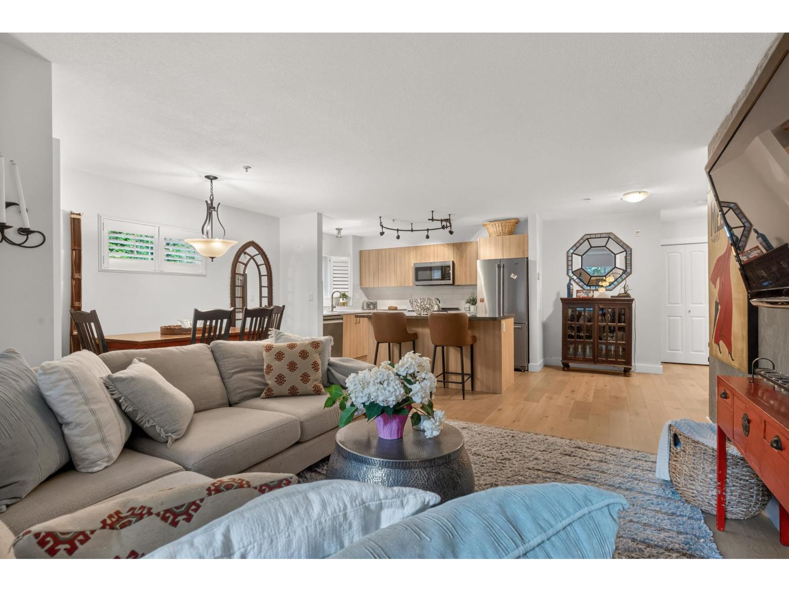 209 8717 160 Street Property Photo 15