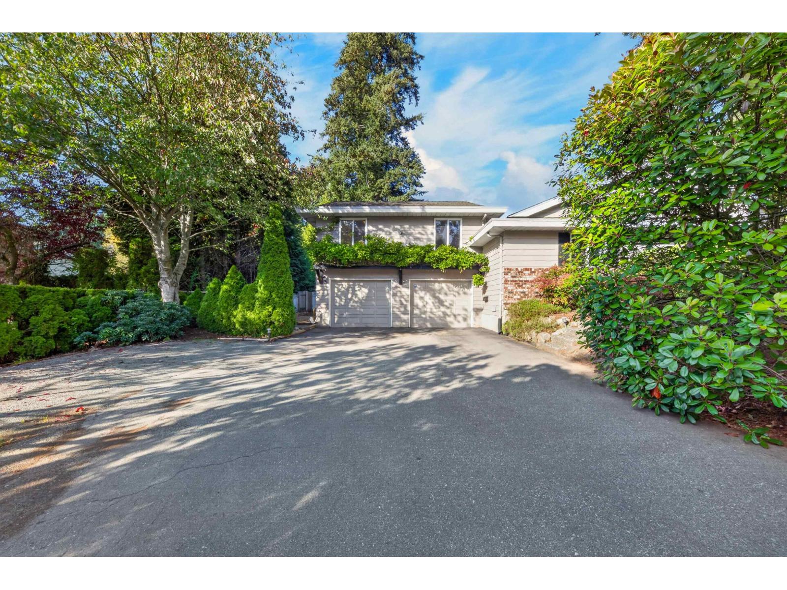 14387 24a Avenue Property Photo 3