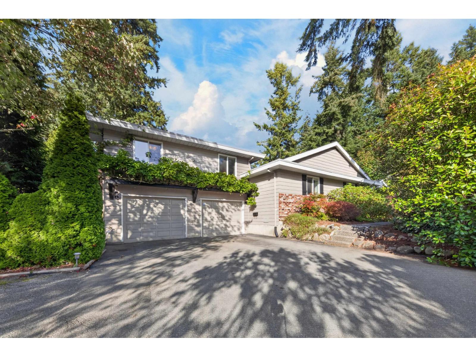 14387 24a Avenue Property Photo 4