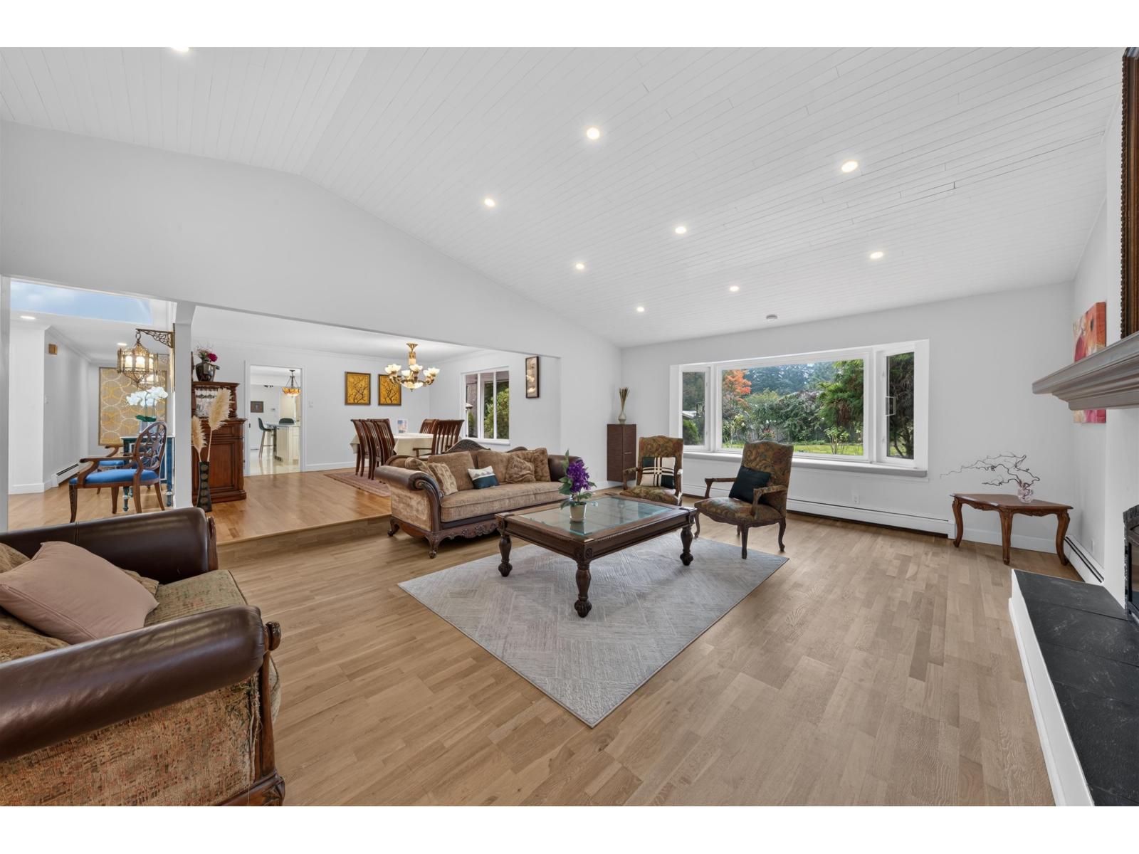 14387 24a Avenue Property Photo 14