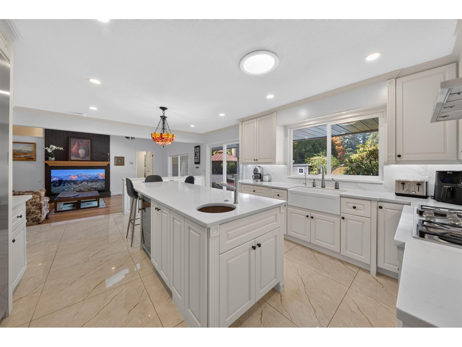 14387 24a Avenue Property Photo 19