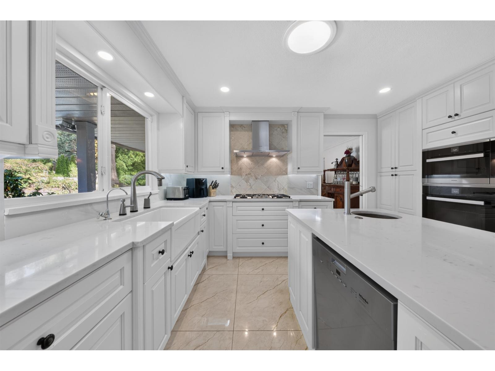 14387 24a Avenue Property Photo 20