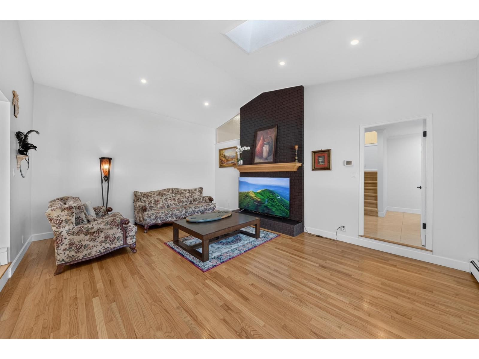 14387 24a Avenue Property Photo 22
