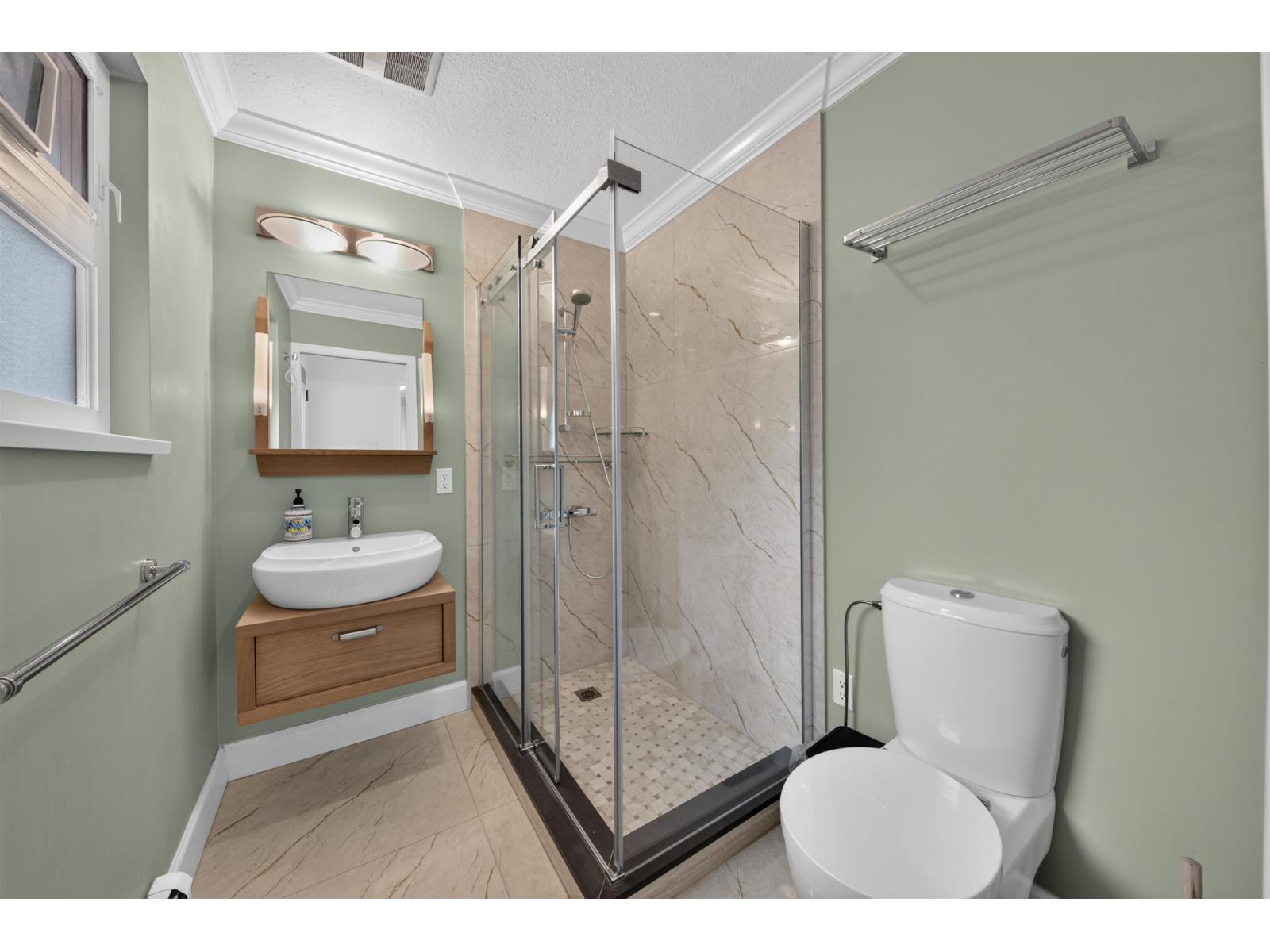 14387 24a Avenue Property Photo 24