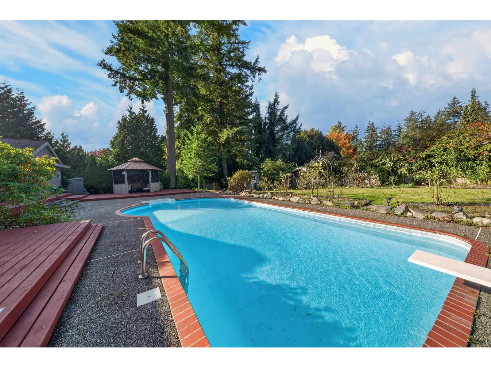 14387 24a Avenue Property Photo 36