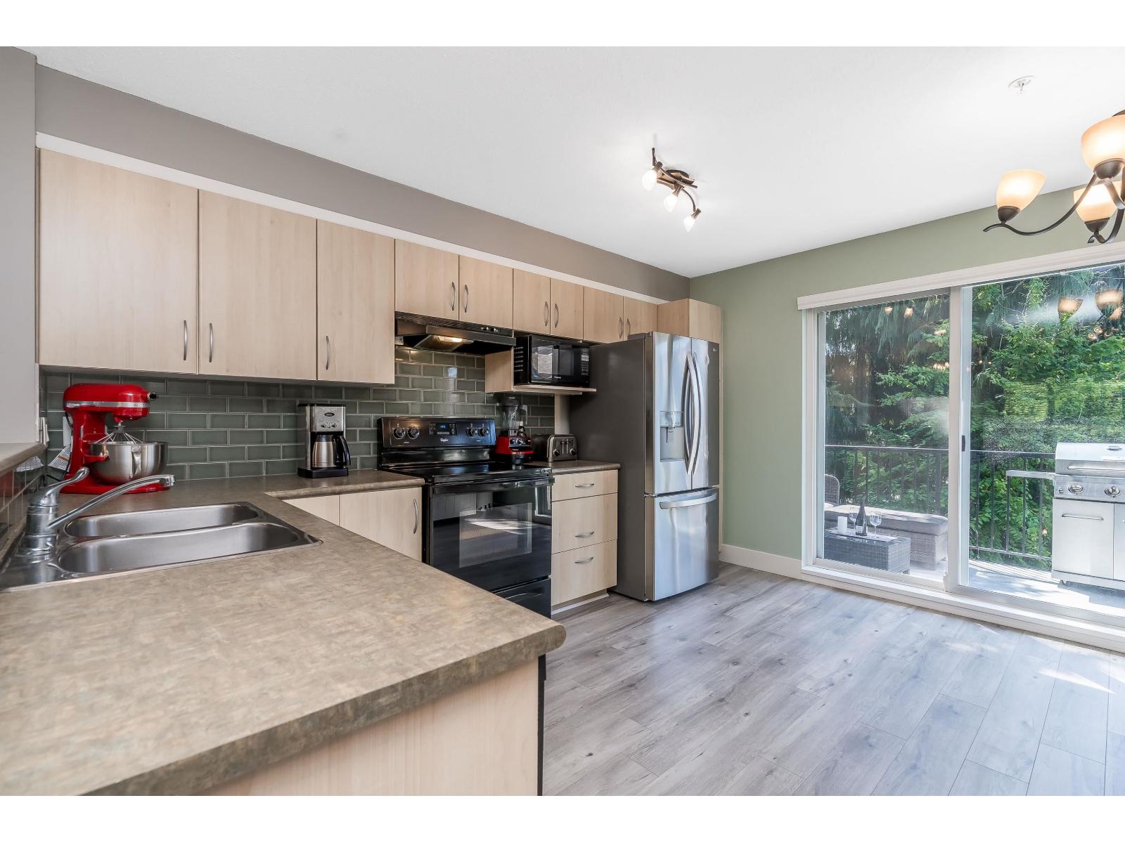 1 6747 203 Street Property Photo 9