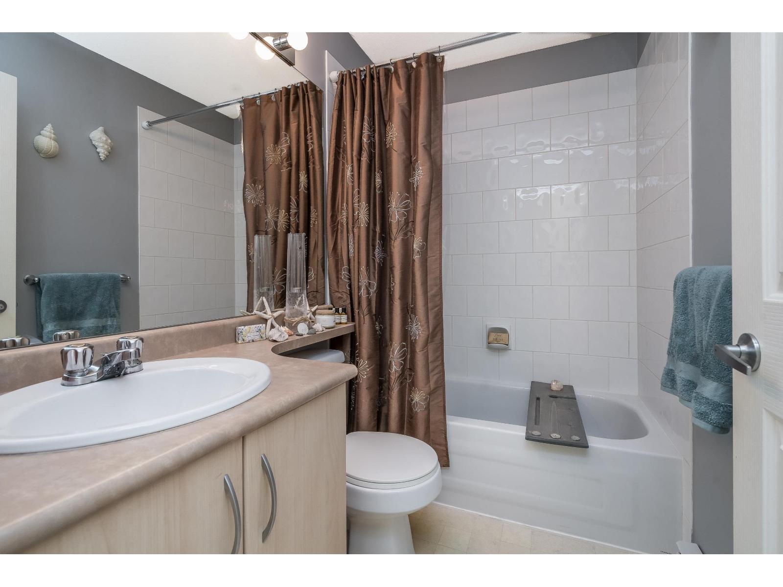 1 6747 203 Street Property Photo 21