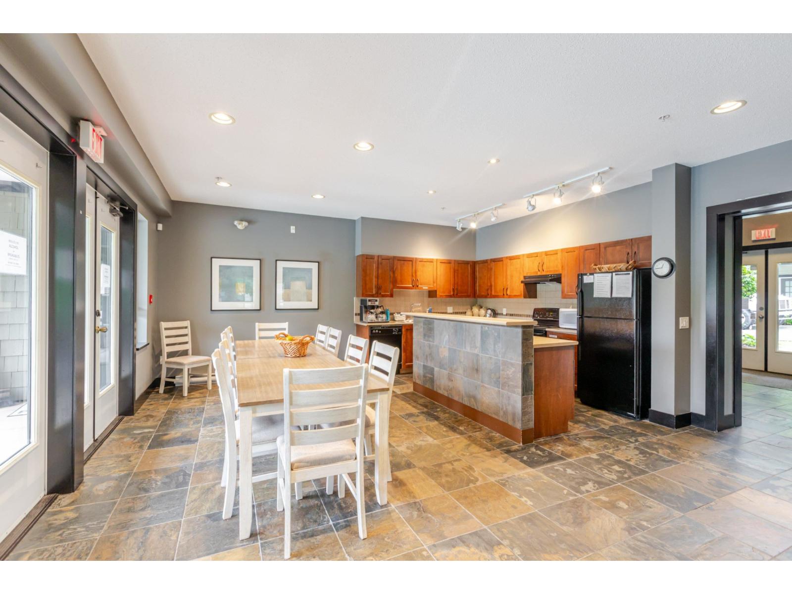 1 6747 203 Street Property Photo 36