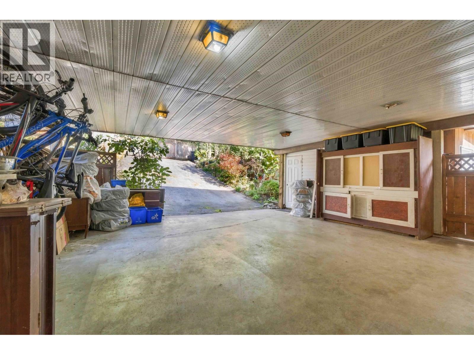 318 Mariner Way Property Photo 32
