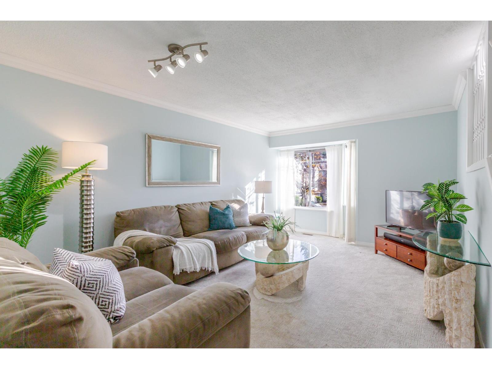 31 15550 89 Avenue Property Photo 5
