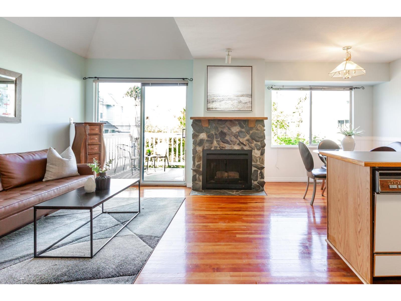 31 15550 89 Avenue Property Photo 9