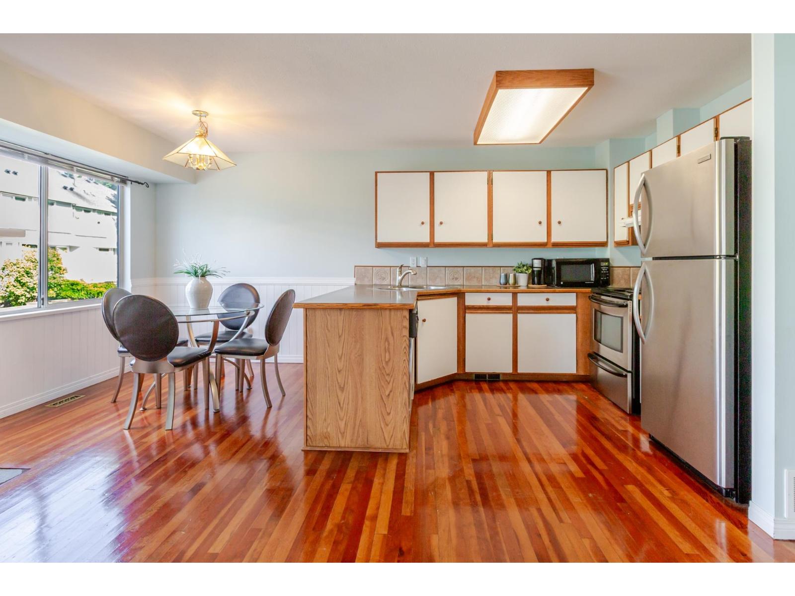 31 15550 89 Avenue Property Photo 12