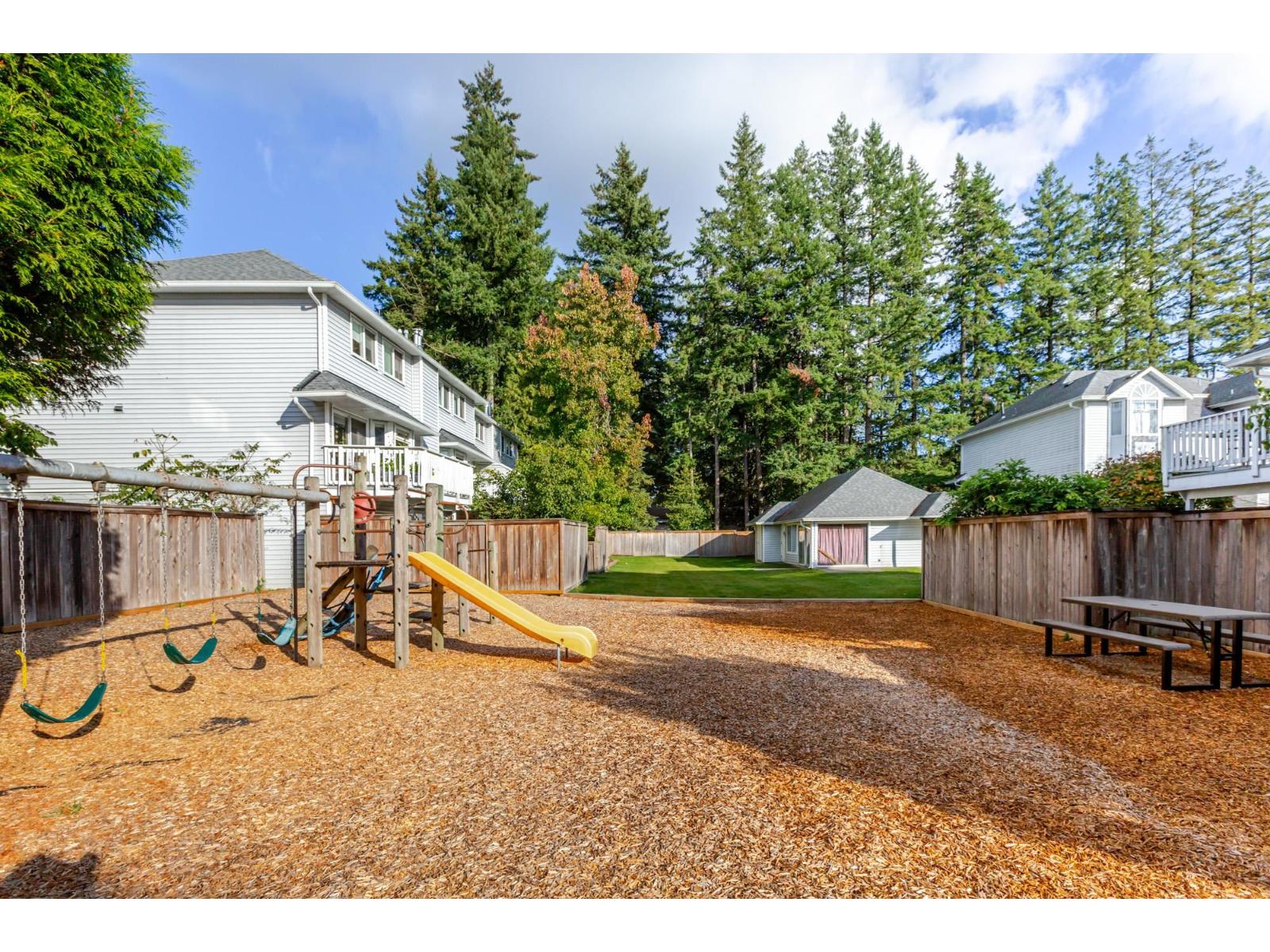 31 15550 89 Avenue Property Photo 38