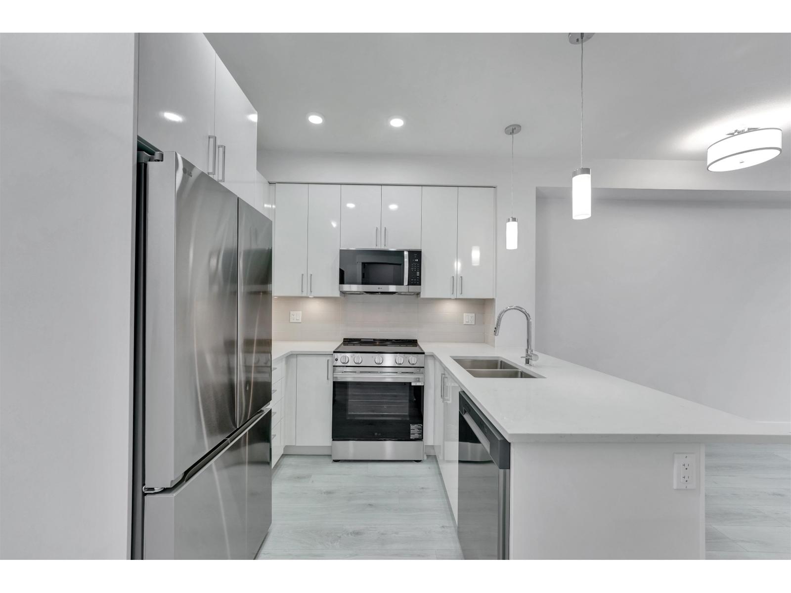 419 33886 Pine Street Property Photo 10