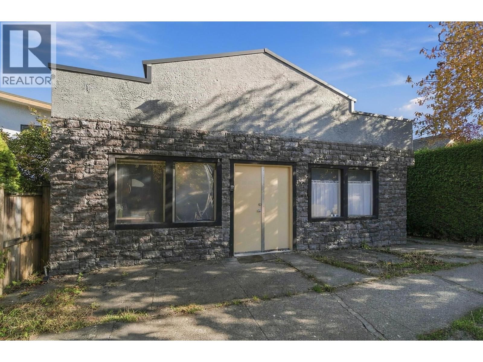 3628 Dunbar Street Property Photo 1