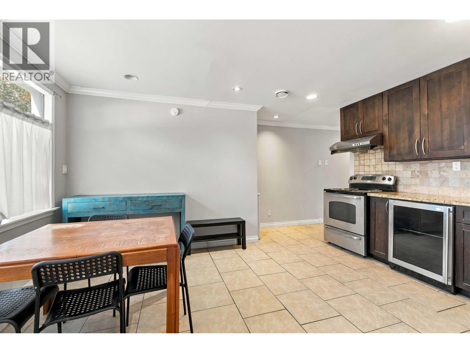 3628 Dunbar Street Property Photo 12