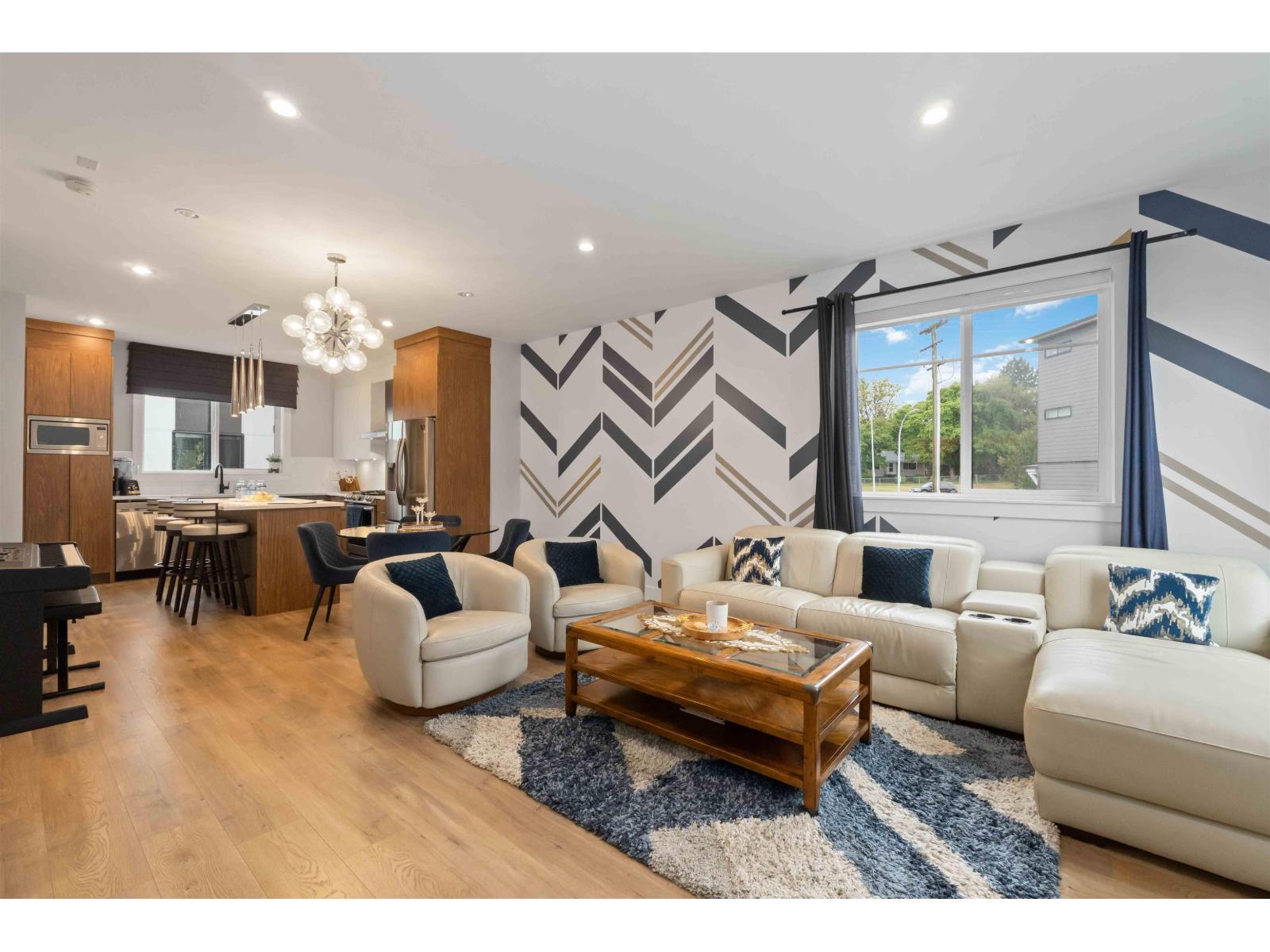 22 1639 162 STREET Property Photo 1