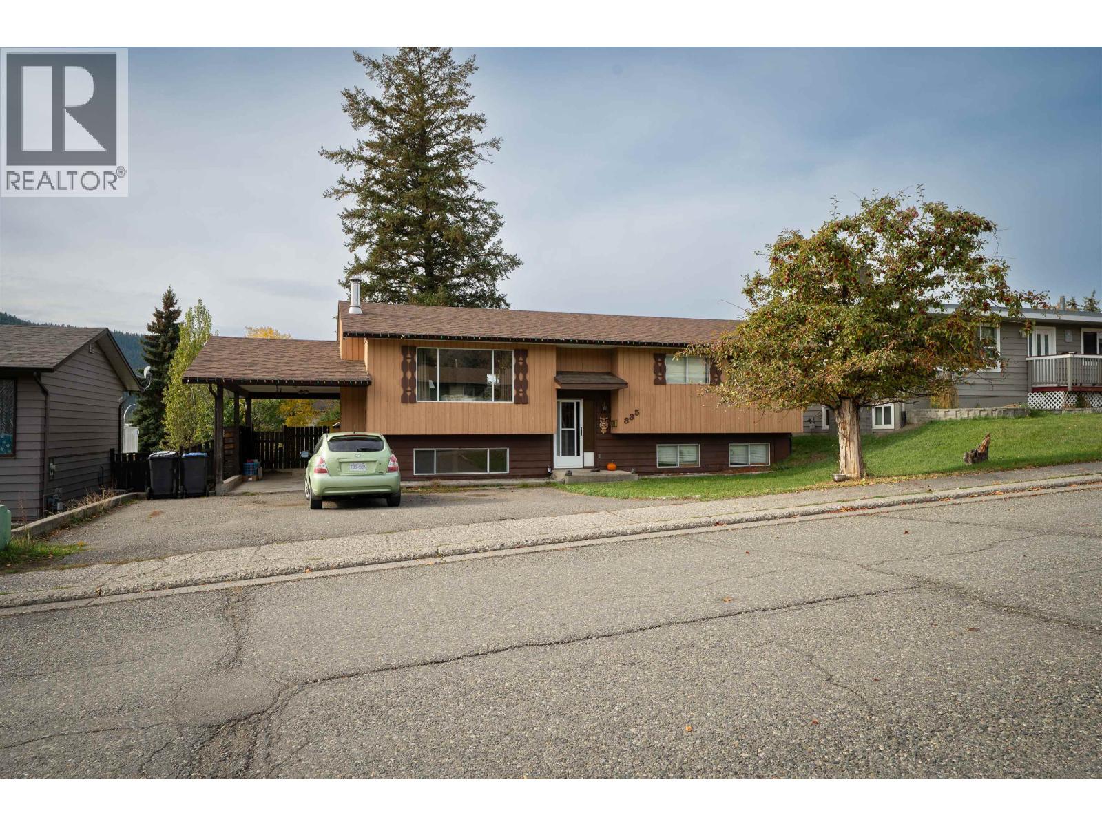 335 Dodwell Street Property Photo 2