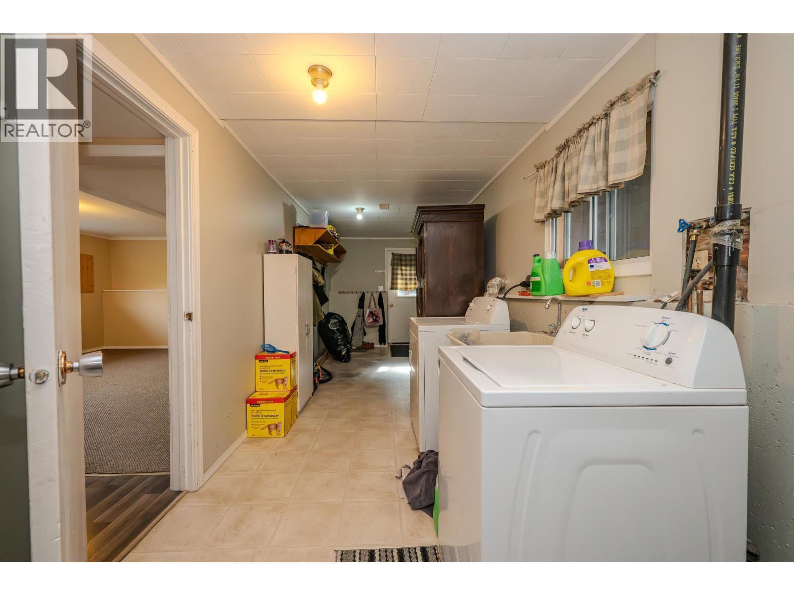 335 Dodwell Street Property Photo 17