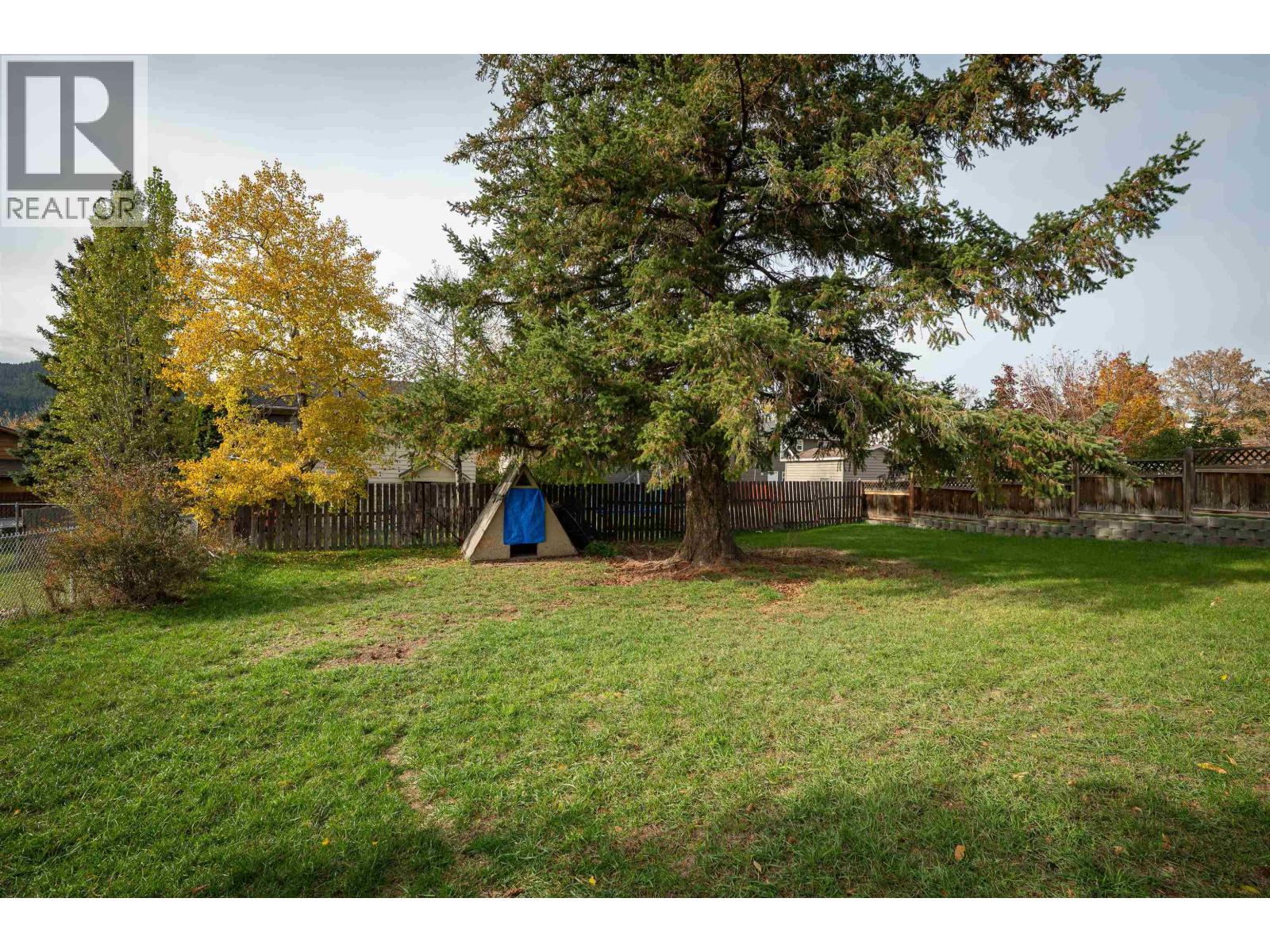 335 Dodwell Street Property Photo 24