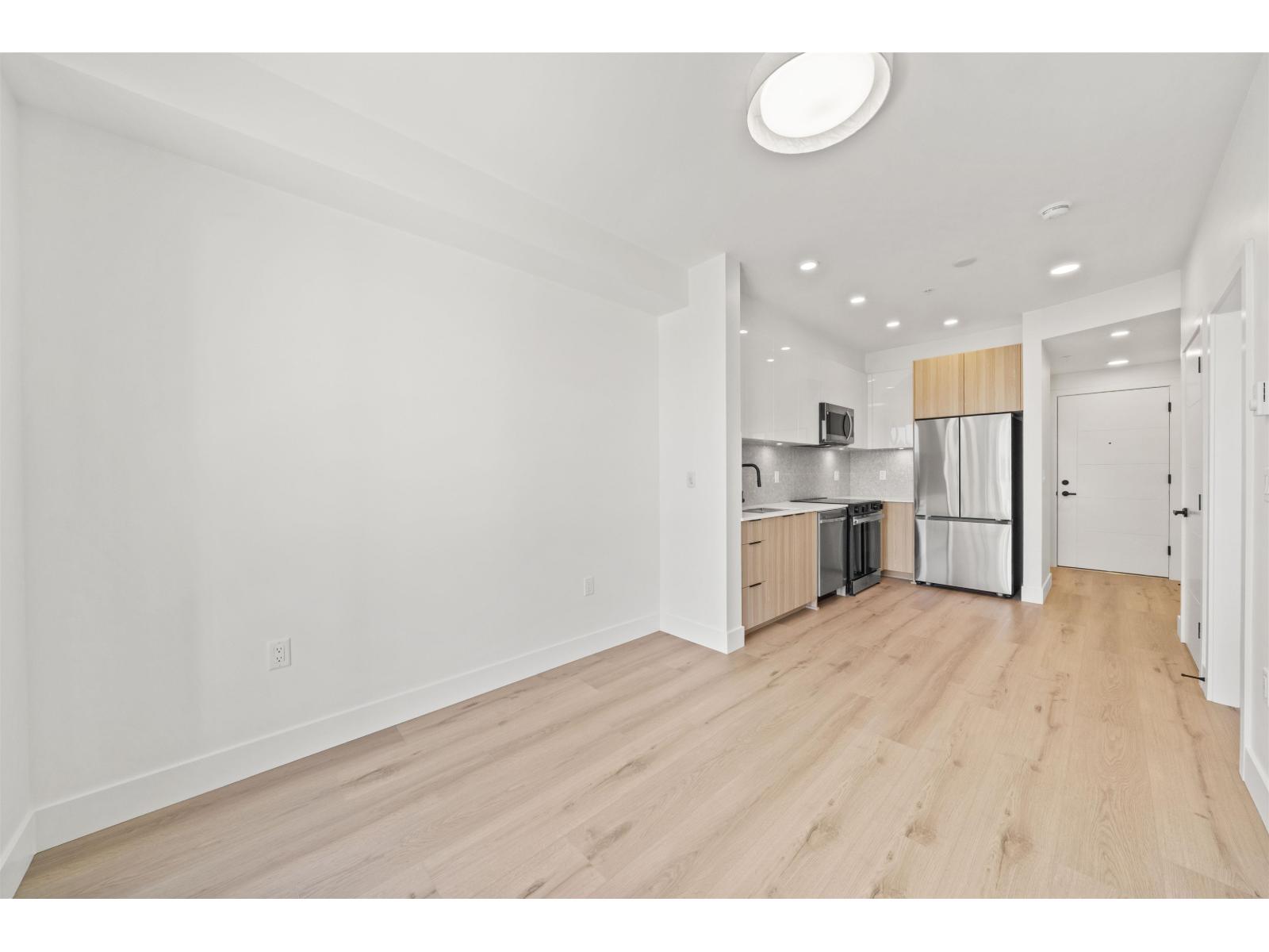 324 20769 Fraser Highway Property Photo 10