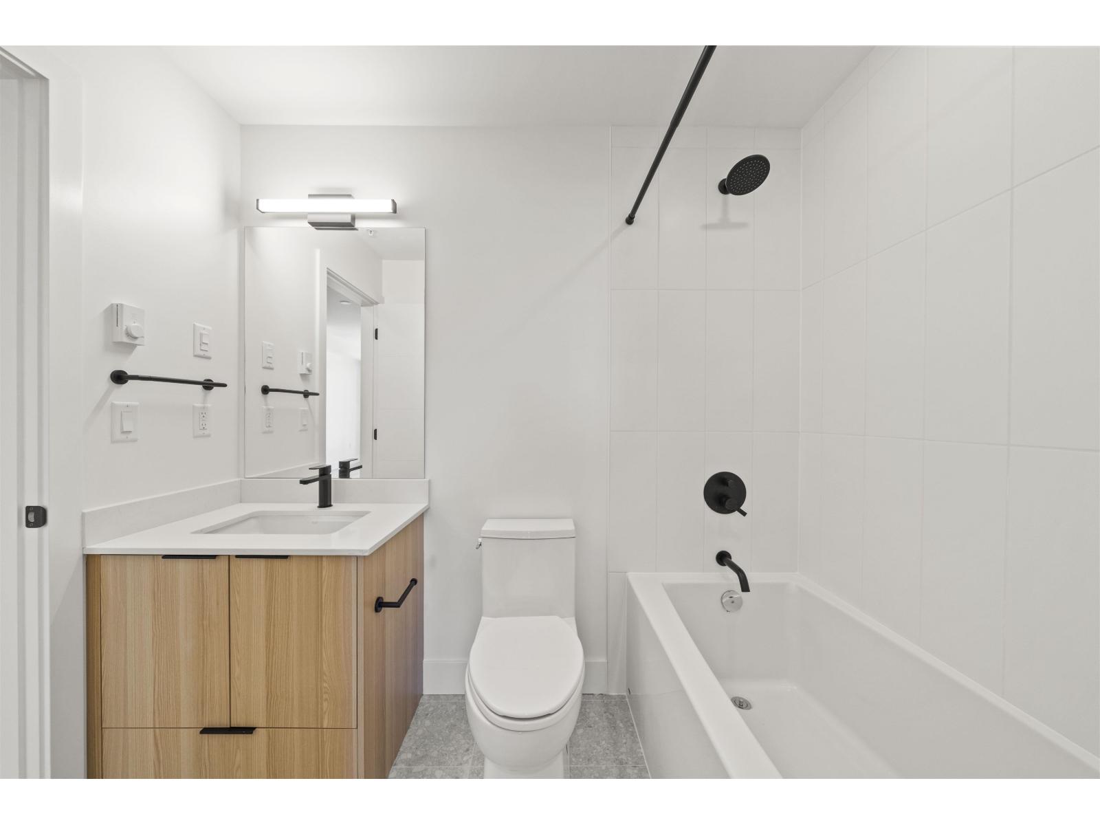 324 20769 Fraser Highway Property Photo 18