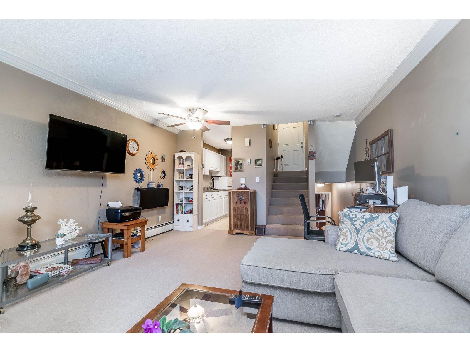 70 17712 60 Avenue Property Photo 3