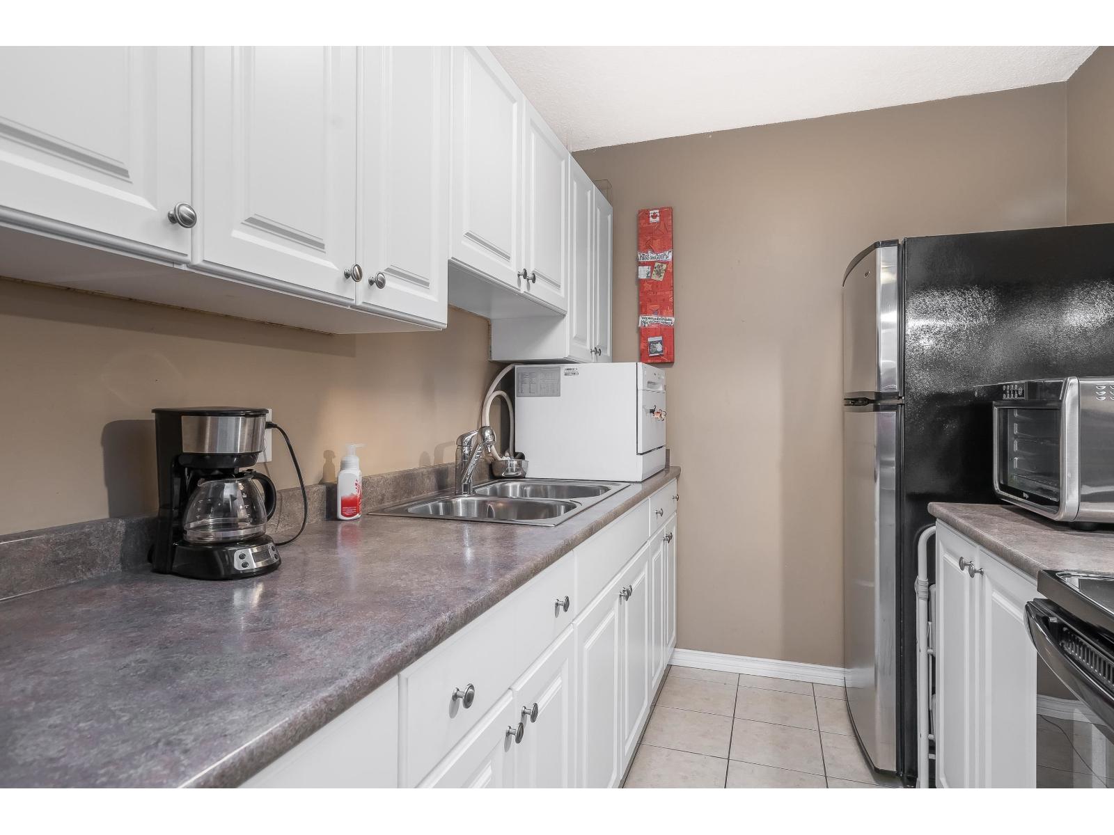 70 17712 60 Avenue Property Photo 5