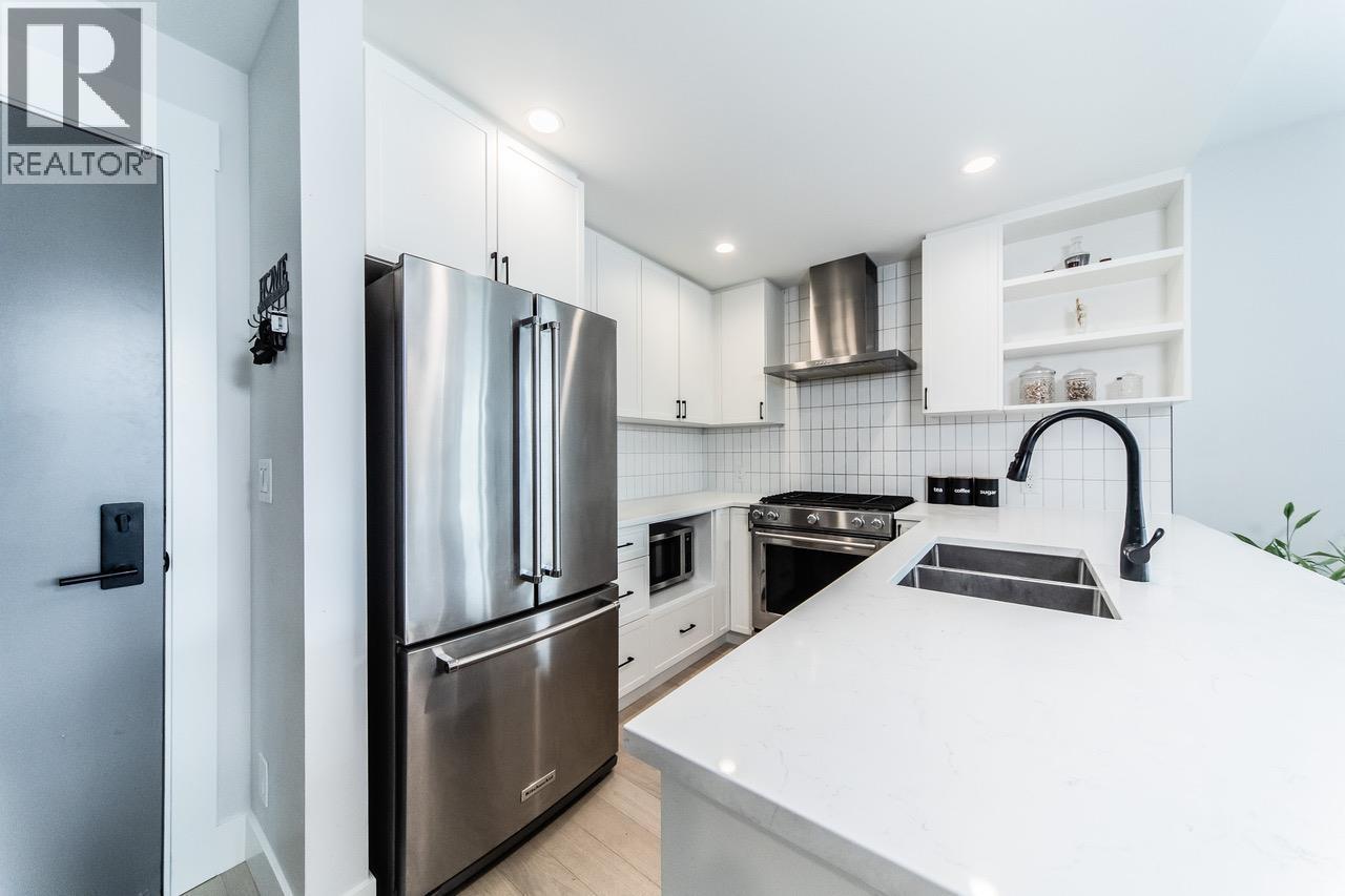 308 22265 Dewdney Trunk Road Property Photo 2