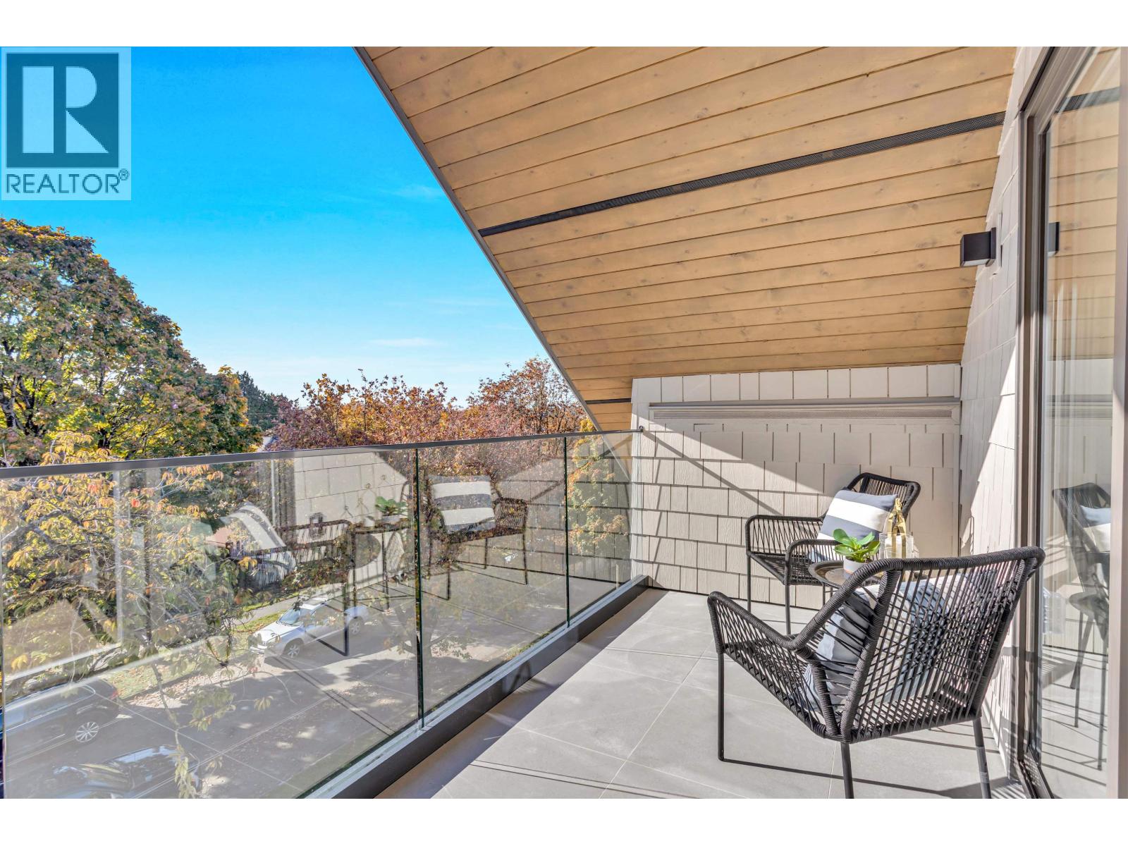 1 2879 E 43 Avenue Property Photo 15