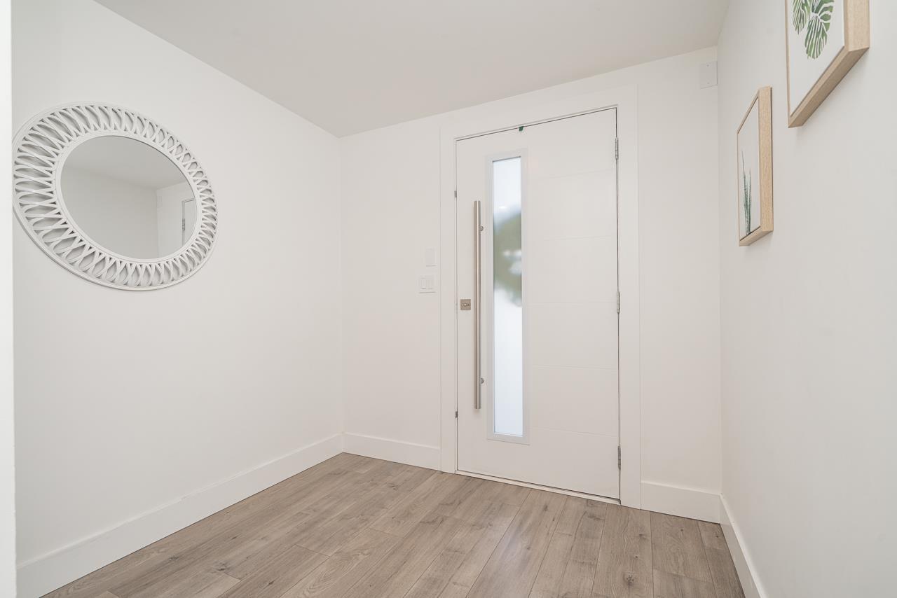 14 7177 194a Street Property Photo 5