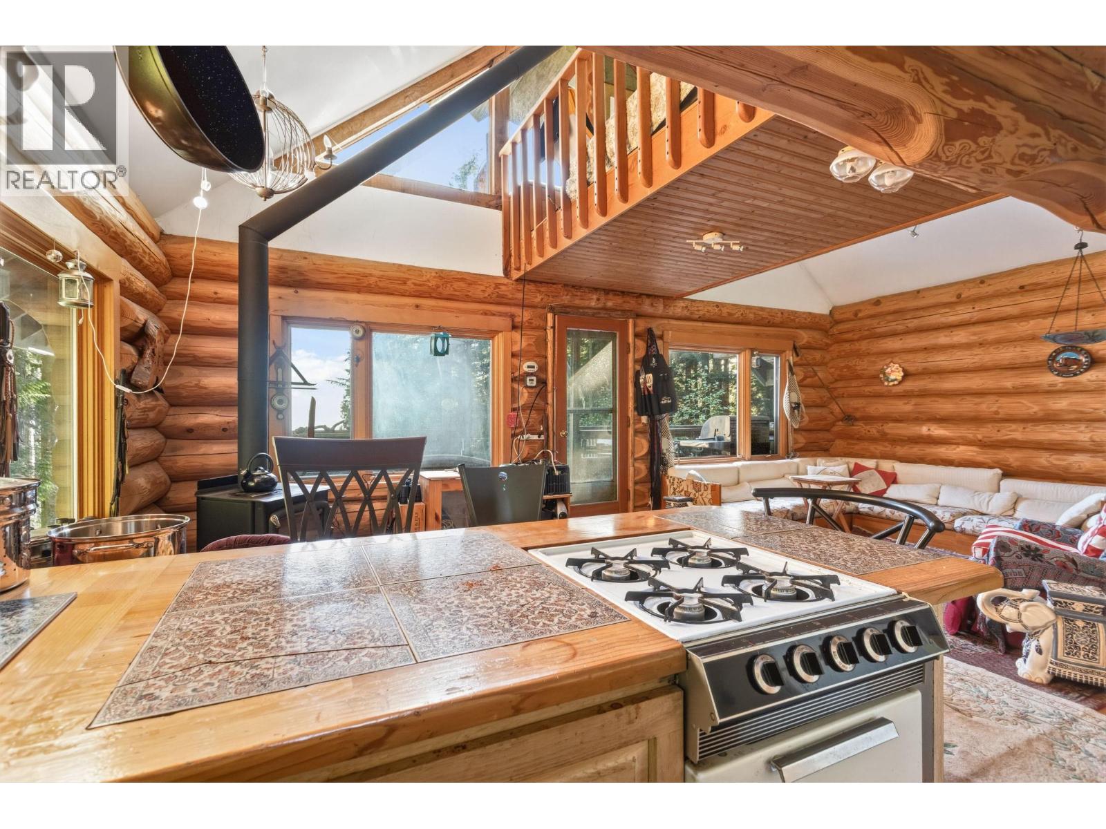 1c Hollyburn Ridge Property Photo 11