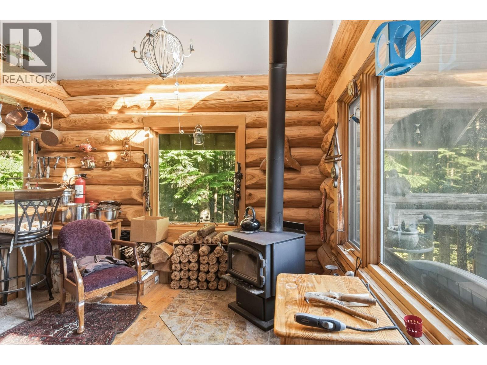 1c Hollyburn Ridge Property Photo 12