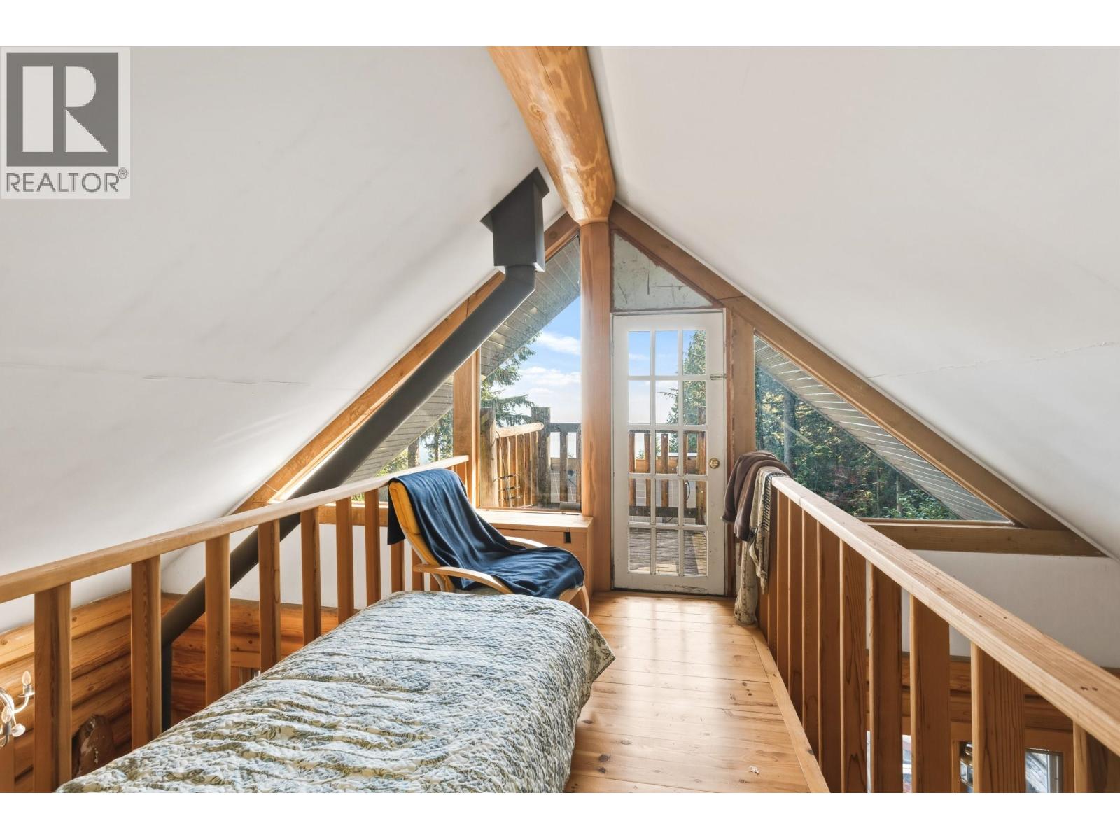 1c Hollyburn Ridge Property Photo 28