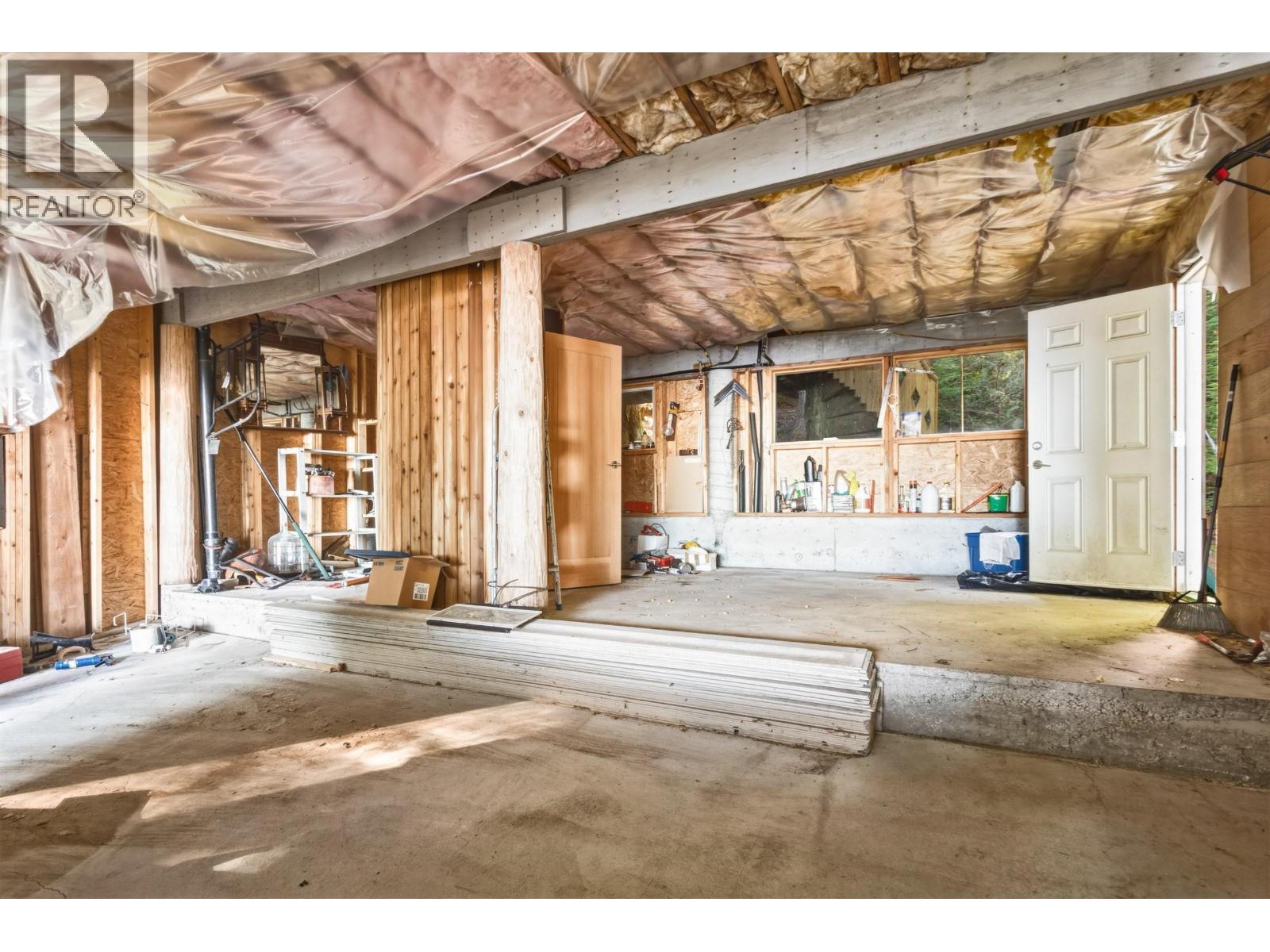 1c Hollyburn Ridge Property Photo 34