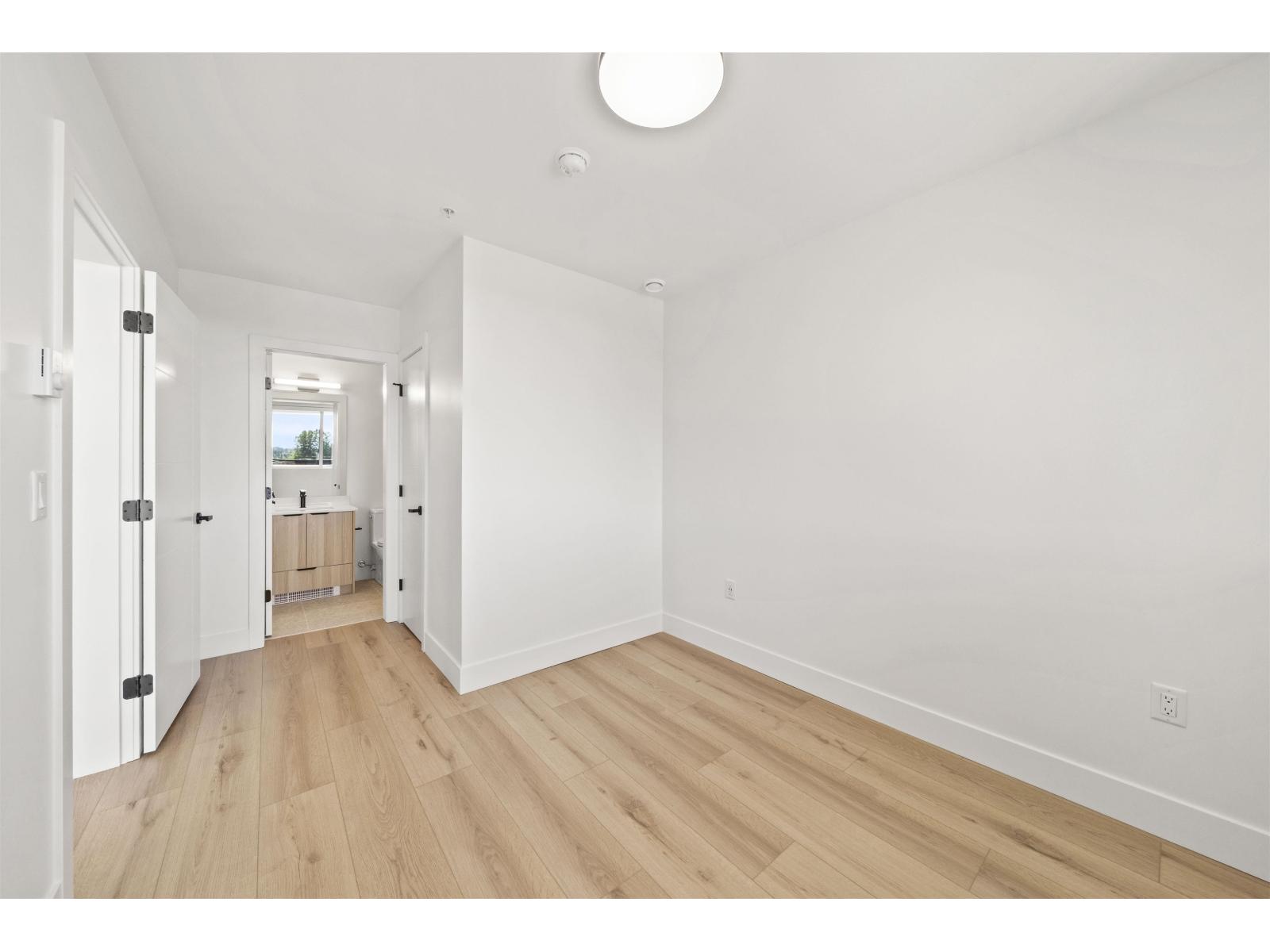 401 20769 Fraser Highway Property Photo 21