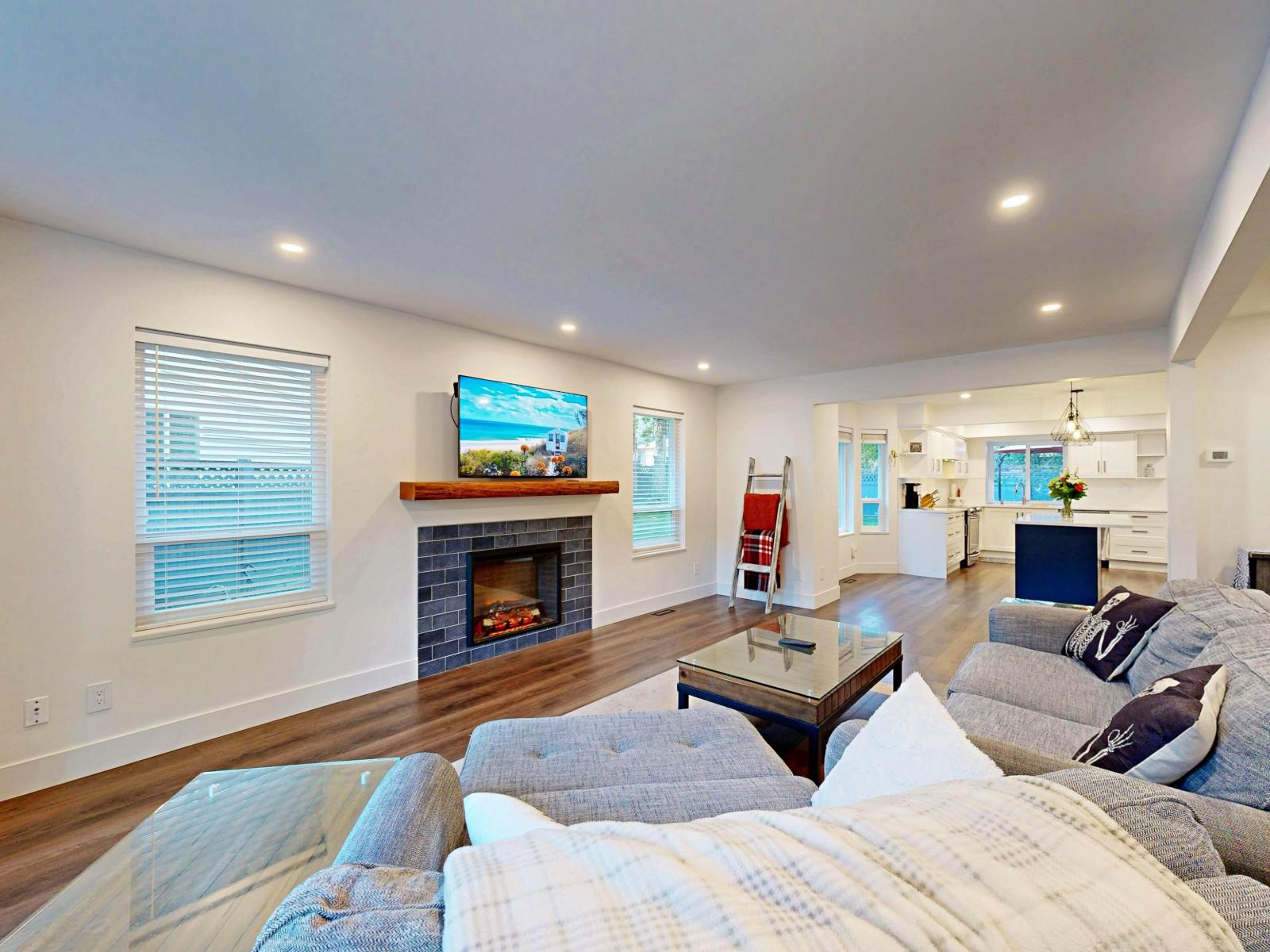 1114 161a Street Property Photo 6