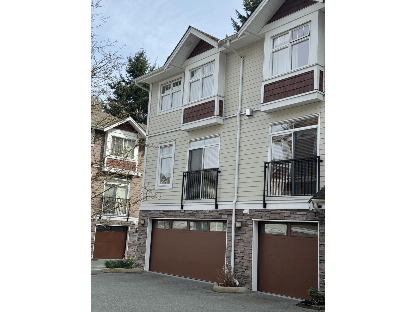 19 2689 Parkway Drive Property Photo 8