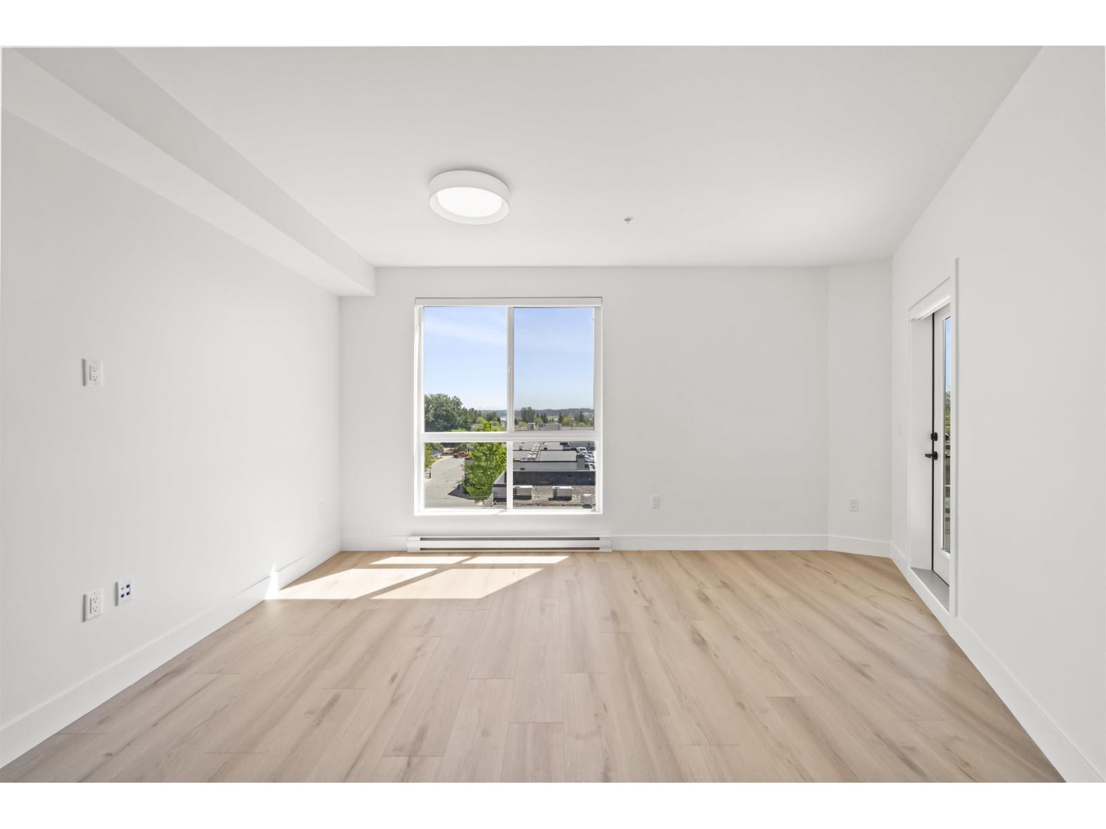 627 20769 Fraser Highway Property Photo 11