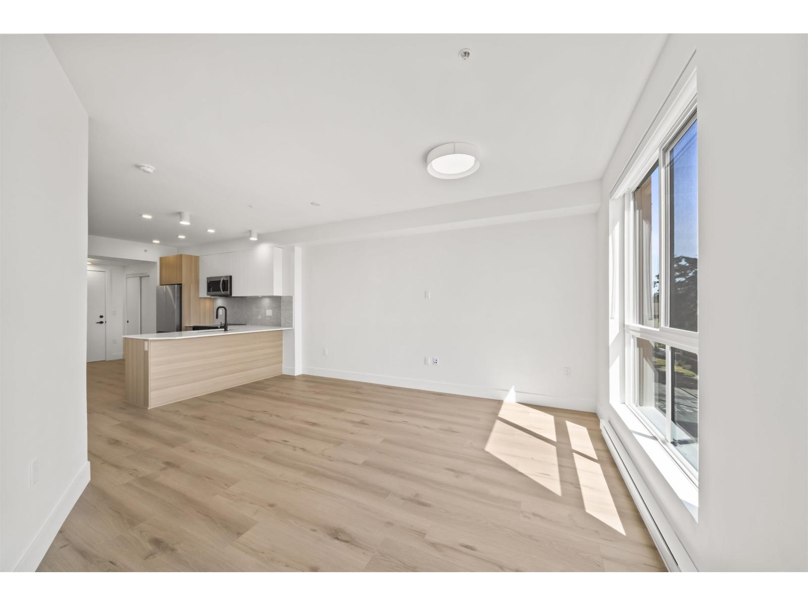 627 20769 Fraser Highway Property Photo 13