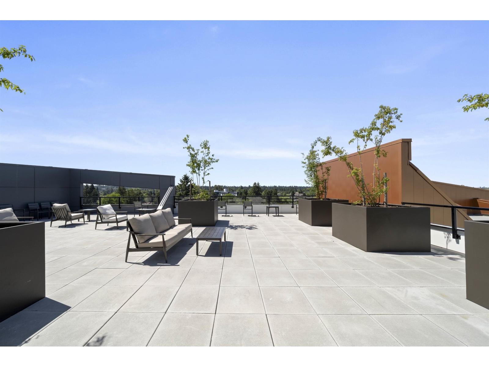 627 20769 Fraser Highway Property Photo 30