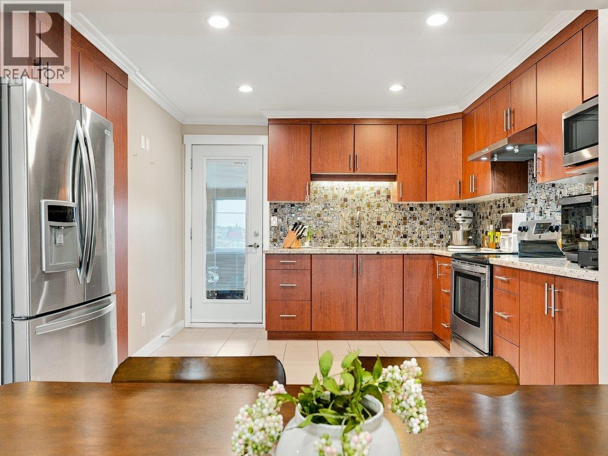 3951 Slocan Street Property Photo 10