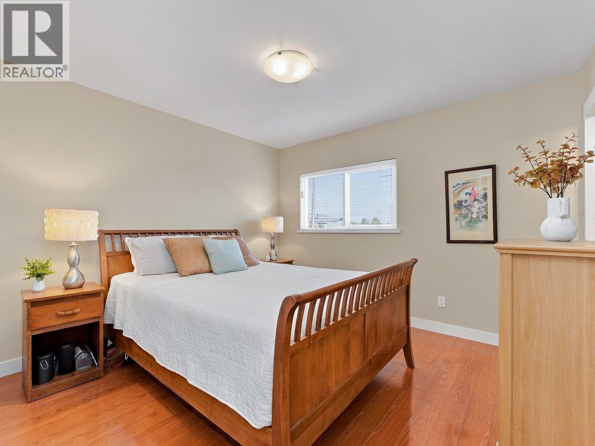 3951 Slocan Street Property Photo 12