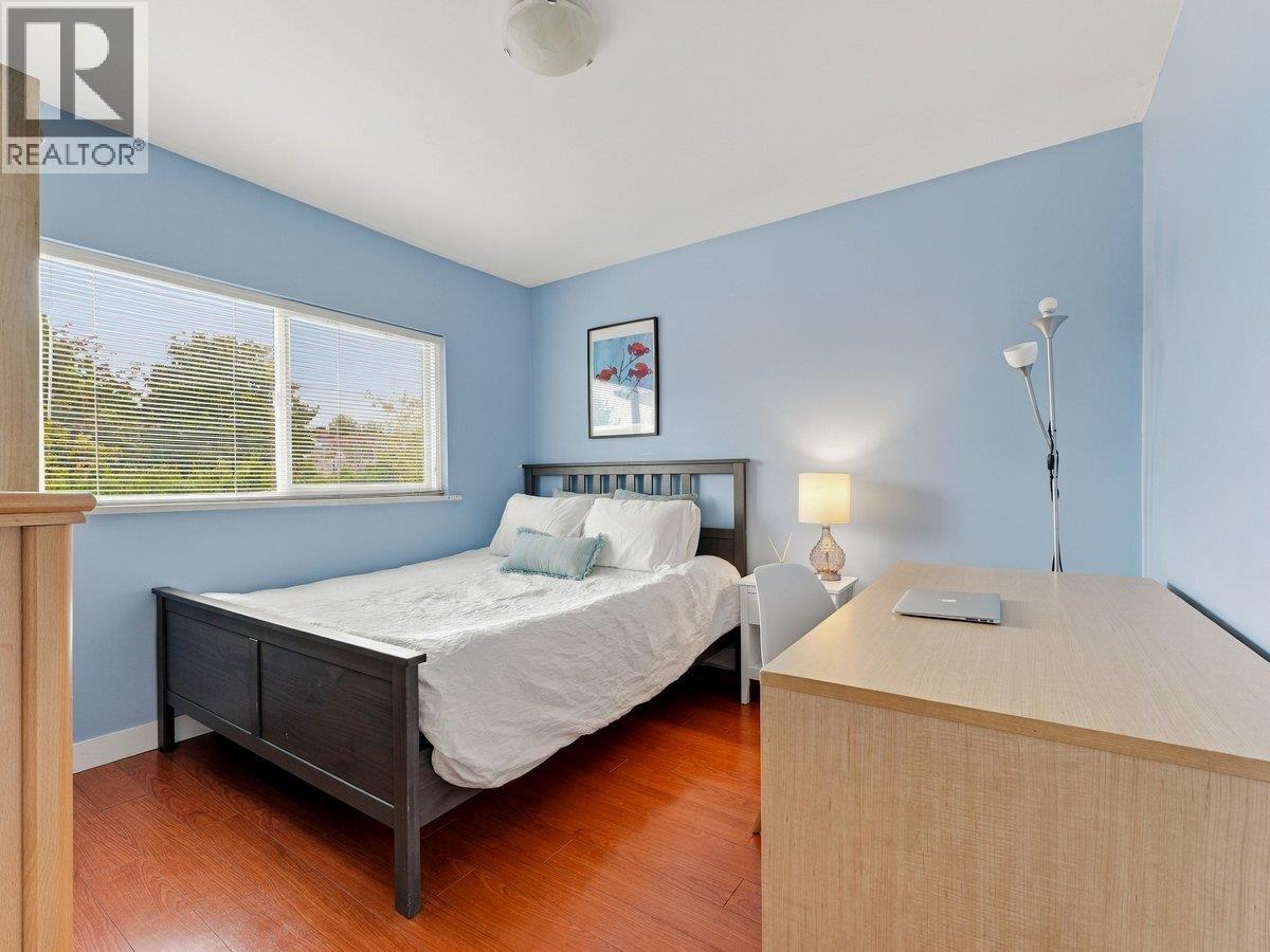 3951 Slocan Street Property Photo 16