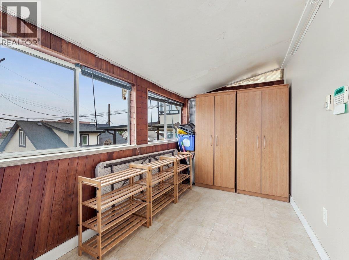 3951 Slocan Street Property Photo 17