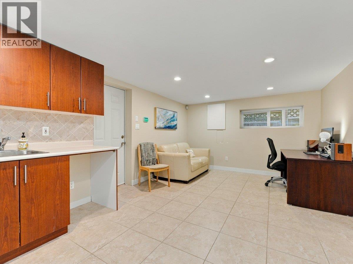 3951 Slocan Street Property Photo 25