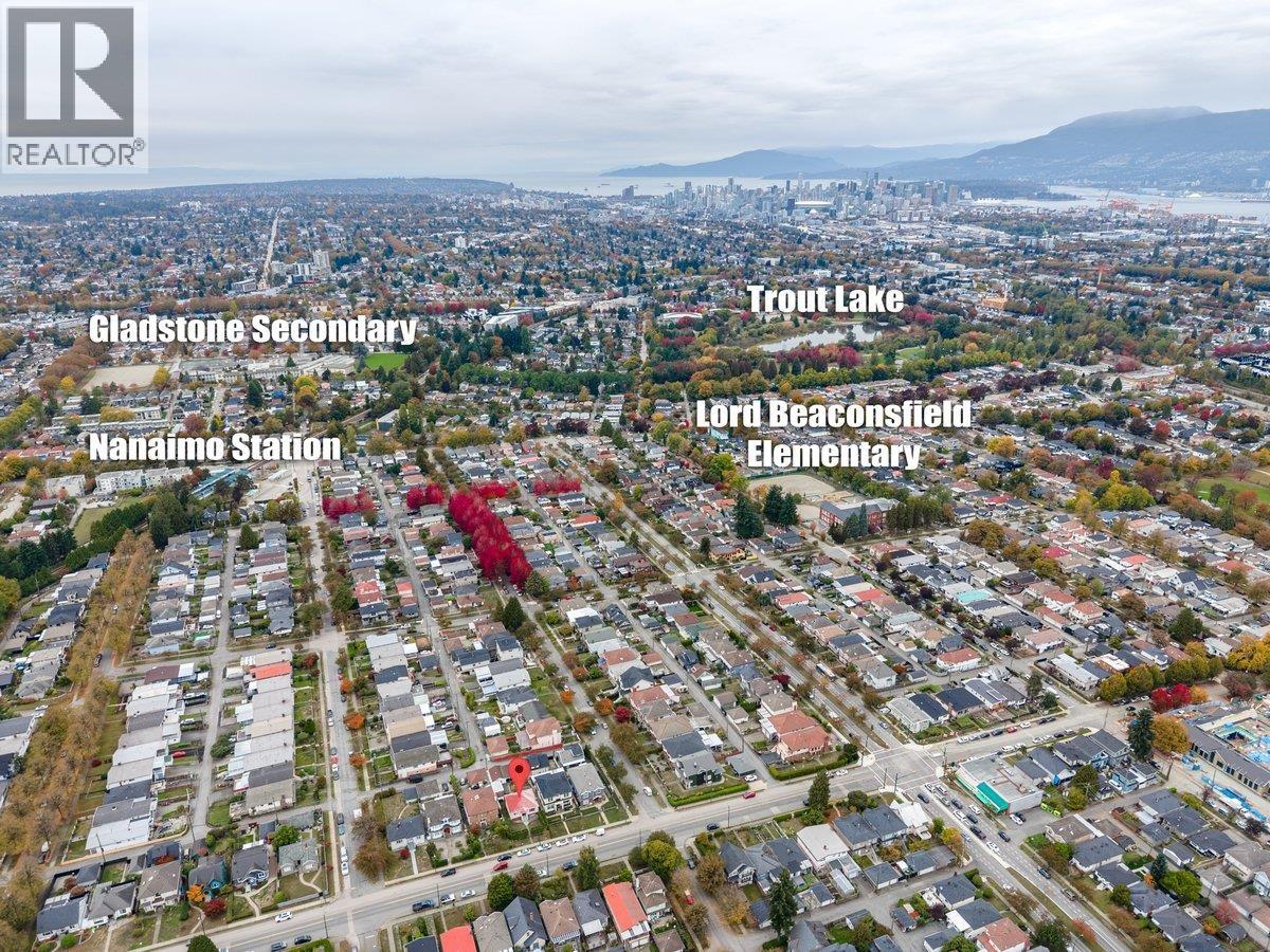 3951 Slocan Street Property Photo 32