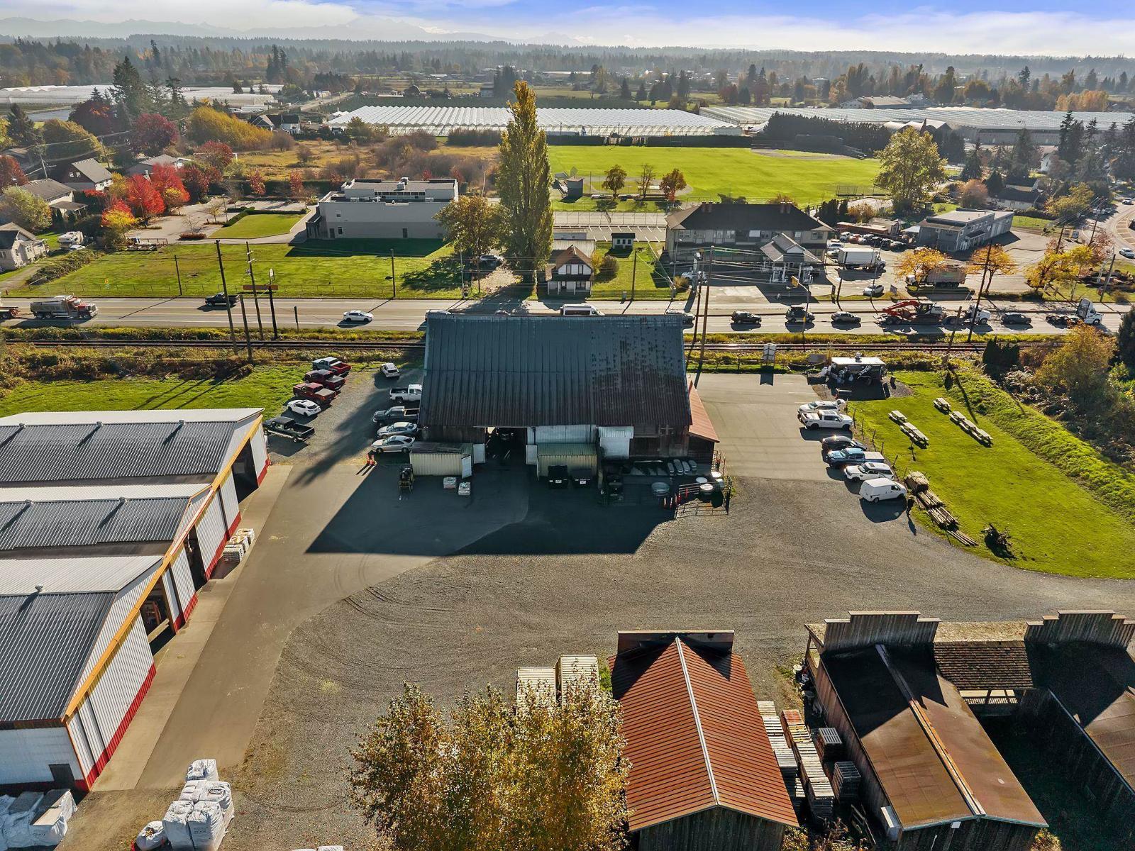 21533 Crush Crescent Property Photo 14