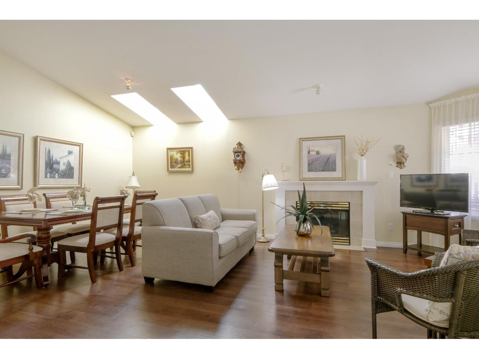 49 6488 168 Street Property Photo 3