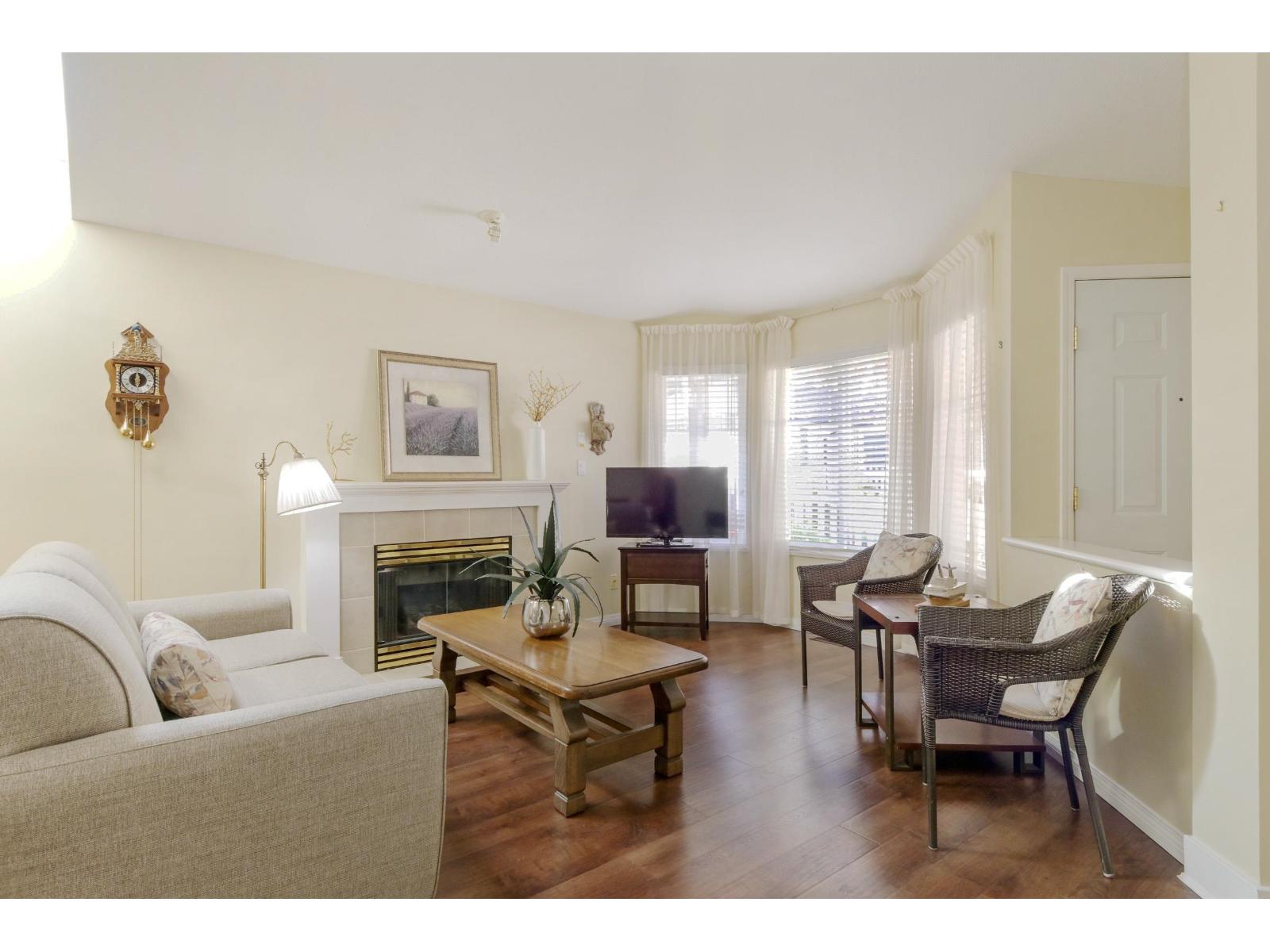 49 6488 168 Street Property Photo 4